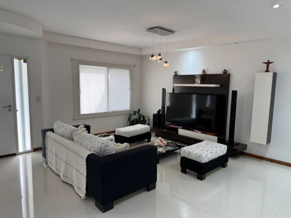 HERMOSA E IMPECABLE CASA DE ESTILO EN VENTA B° LA CONCEPCIÓN - Imagen 5