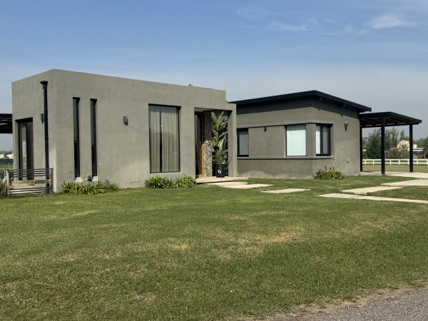 CASA EN B° SAN ROQUE, COMARCAS - Imagen 3