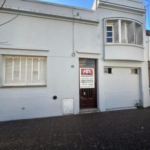 CASA CENTRICA EN CALLE LAS HERAS