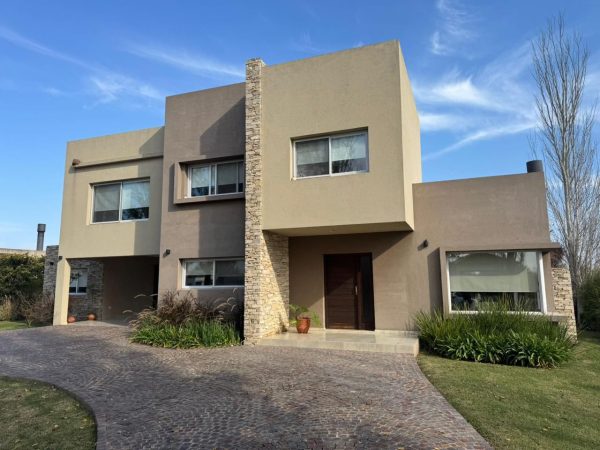 CASA EN BARRIO LA CONCEPCIÓN