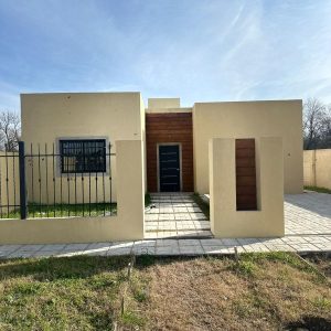 CASA A ESTRENAR EN B° SANTA TERESA