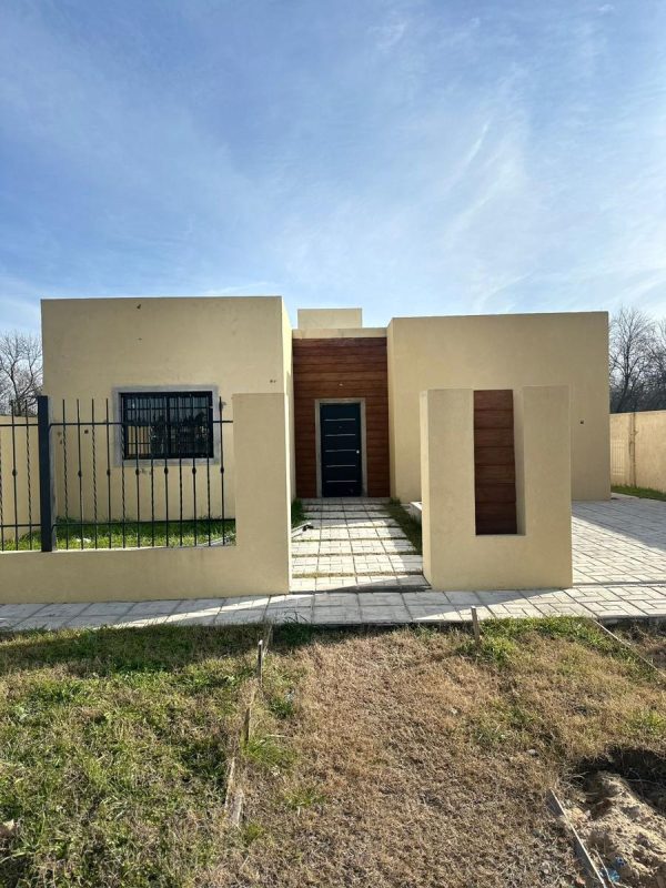 CASA A ESTRENAR EN B° SANTA TERESA